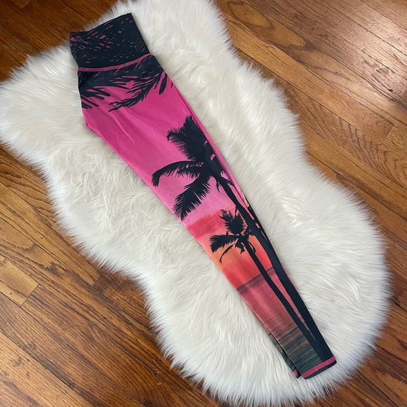 Teeki Leegings Size Extra Small XSmall - Picture 3 of 5